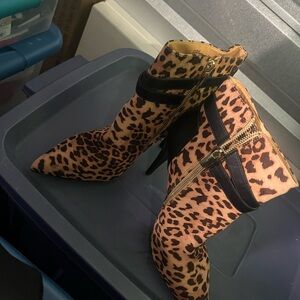 Show Dazzle-Leopard Print Pointed-Toe Ankle Boots - Brown